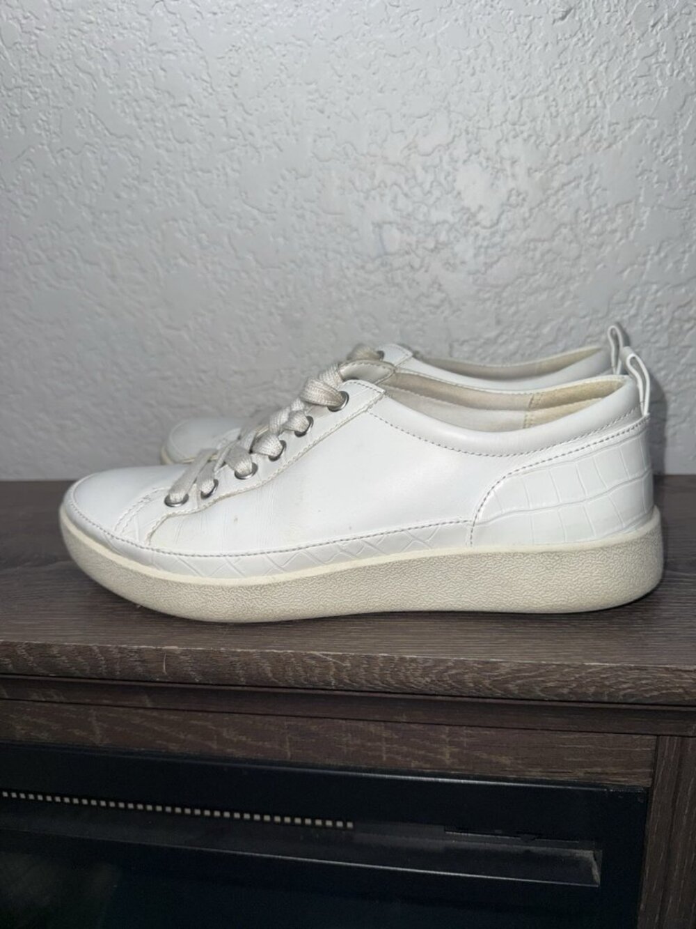 Vionic Winny Women's Sneakers White Leather Croc Embossed Low Top Size 6.5 Shoes - Picture 5 of 7